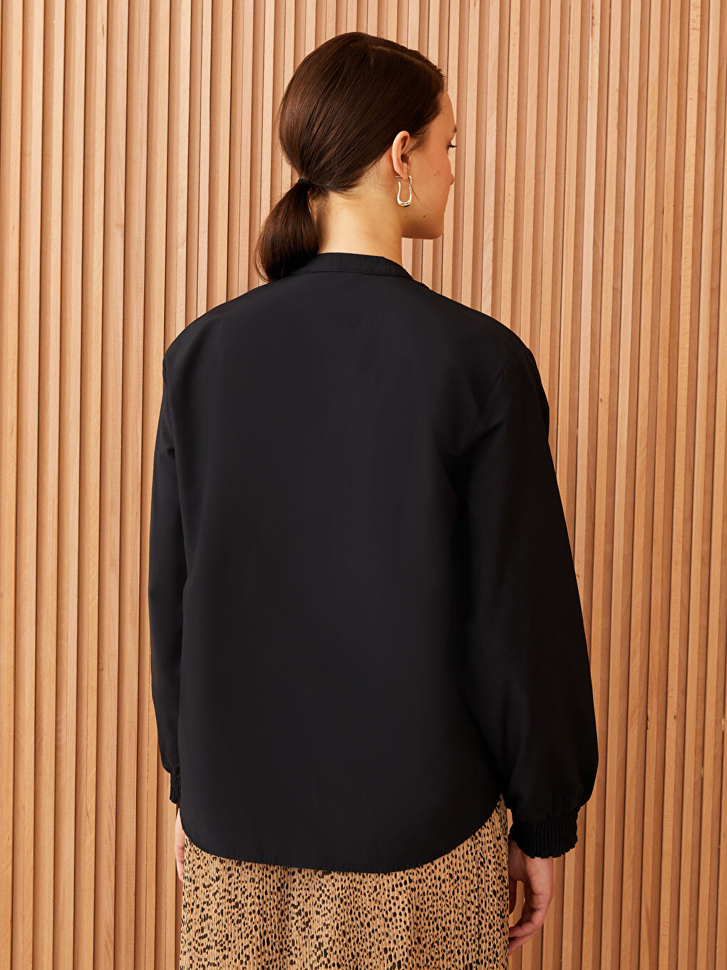 Chemise à Col Mao et Manches Longues pour Femmes-4