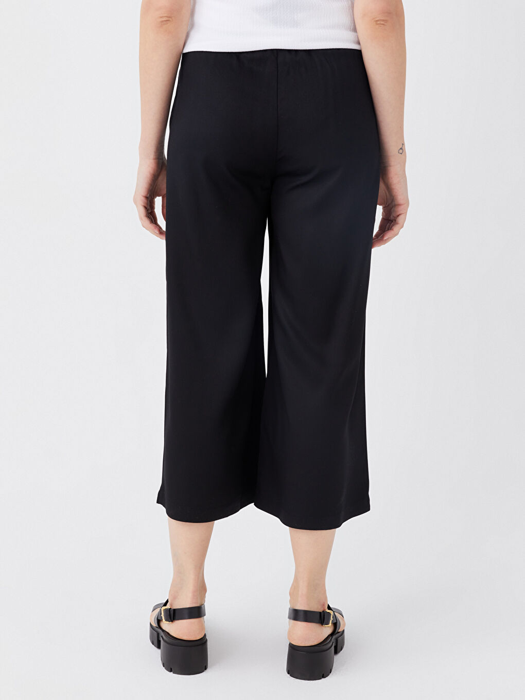 LCWAIKIKI Maternity Elastic Waist Plain Gabardine Maternity Capri -S3GN79Z8-CVL