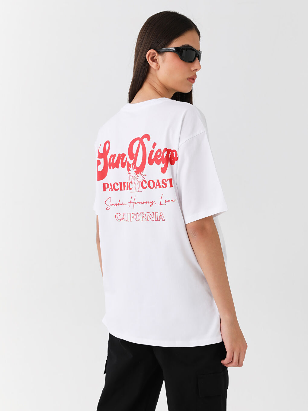 Beyaz Bisiklet Yaka Baskılı Kısa Kollu Oversize Kadın Tişört