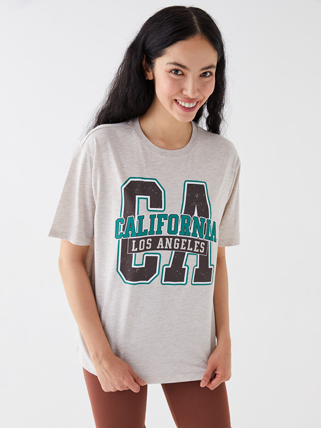 Bej Bisiklet Yaka Baskılı Kısa Kollu Oversize Kadın Tişört