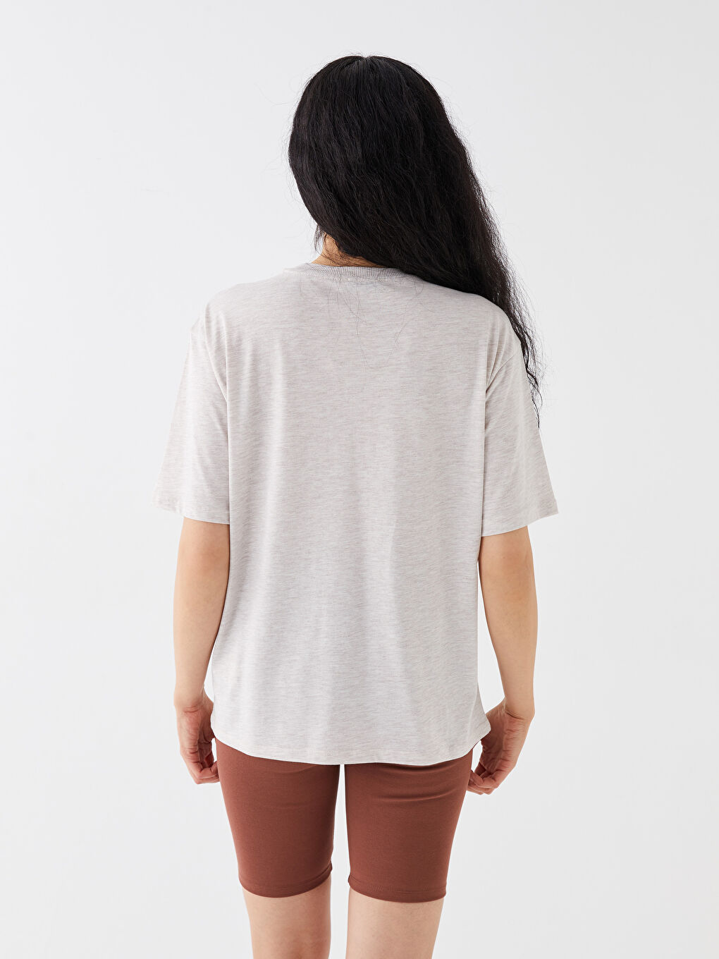 Bej Bisiklet Yaka Baskılı Kısa Kollu Oversize Kadın Tişört-4