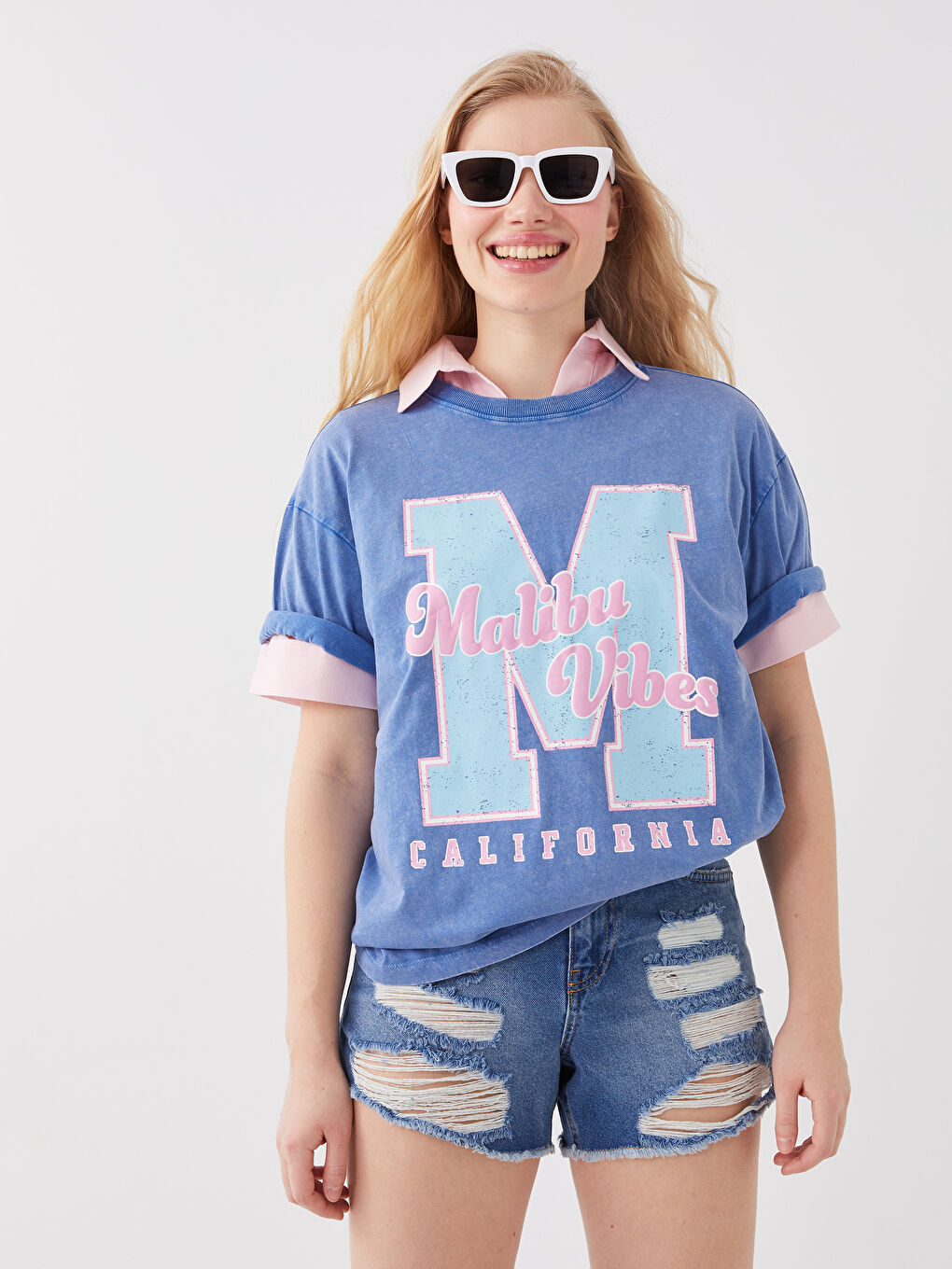 әйелдерге арналған принтті қысқа жең дөңгелек жағалы оверсайз футболка-1