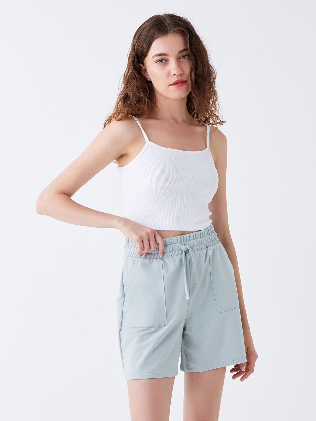 Gri Beli Lastikli Rahat Kalıp Kadın Şort-1