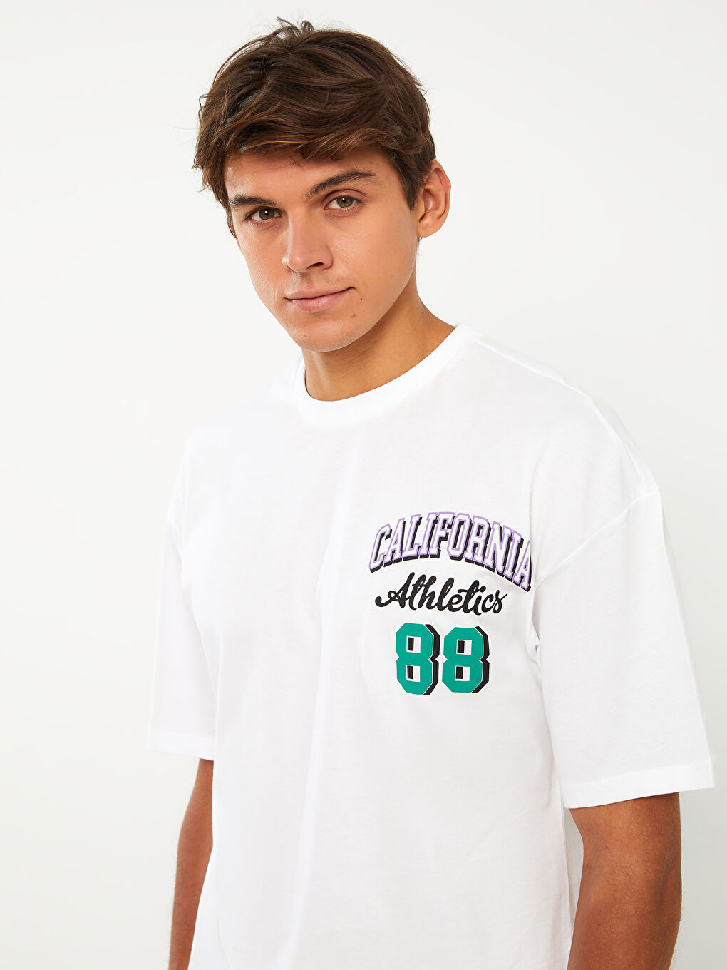 Beyaz Bisiklet Yaka Kısa Kollu Baskılı Penye Erkek Tişört-3