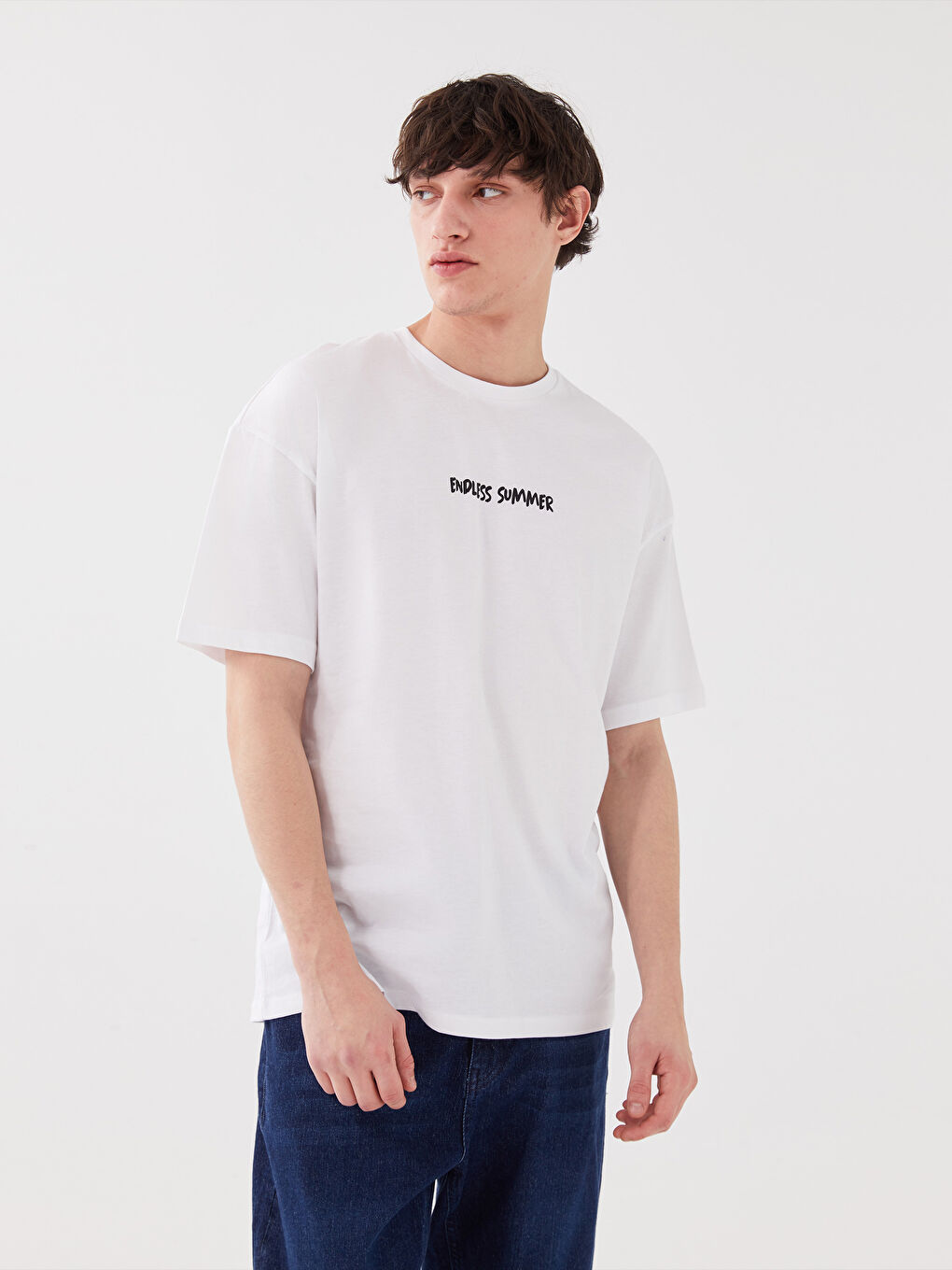 Beyaz Bisiklet Yaka Kısa Kollu Desenli Penye Erkek Tişört-1