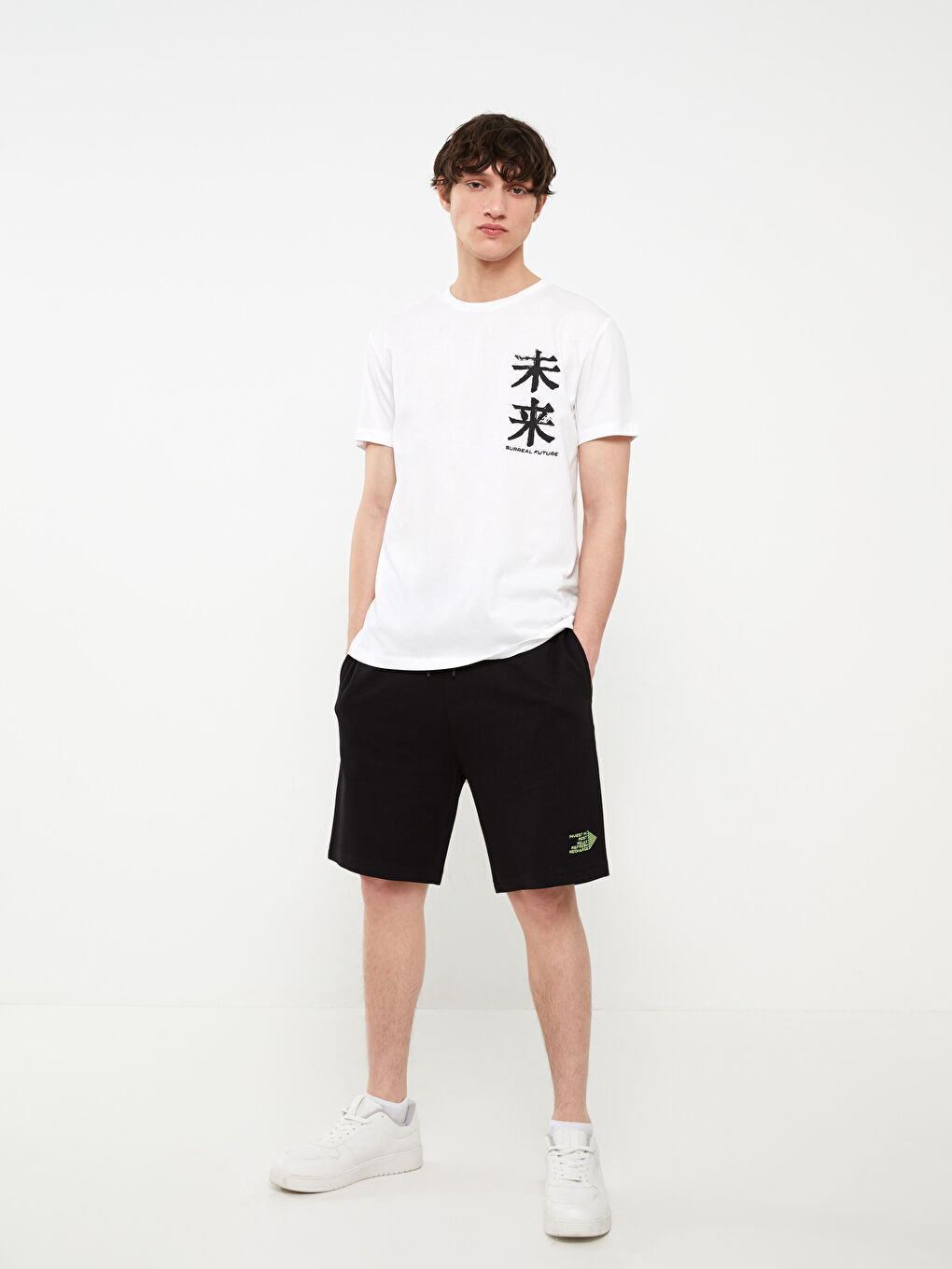 Beyaz Bisiklet Yaka Kısa Kollu Baskılı Penye Erkek Tişört-2