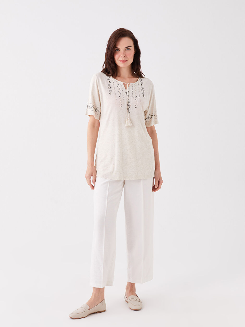 Ekru Bağlamalı Yaka Desenli Kısa Kollu Kadın Bluz-2