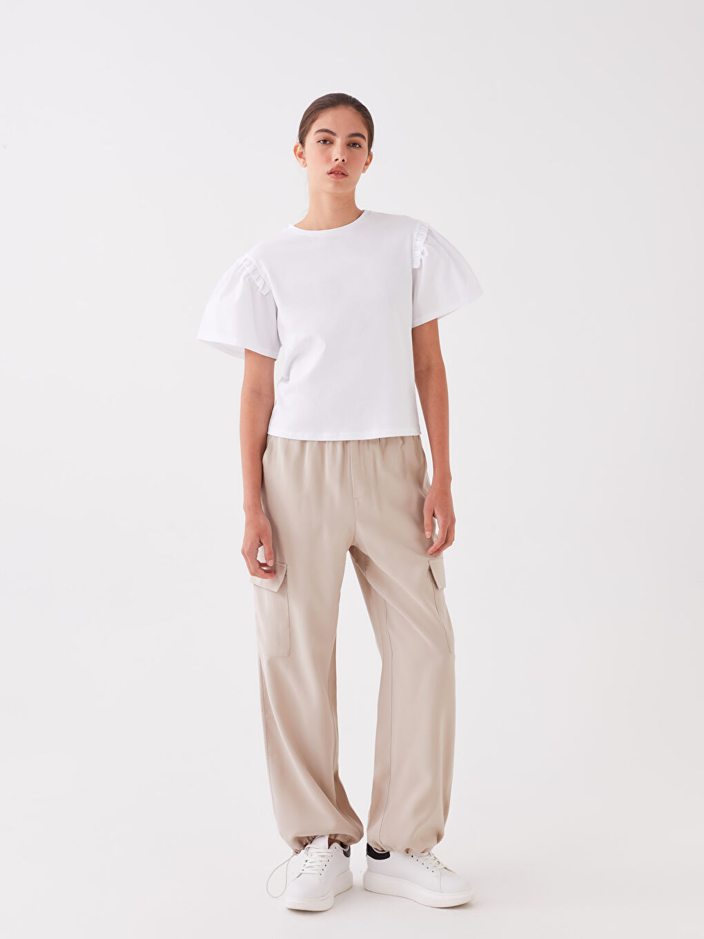 بلوزة نسائية بياقة دائرية سادة بأكمام قصيرة-1