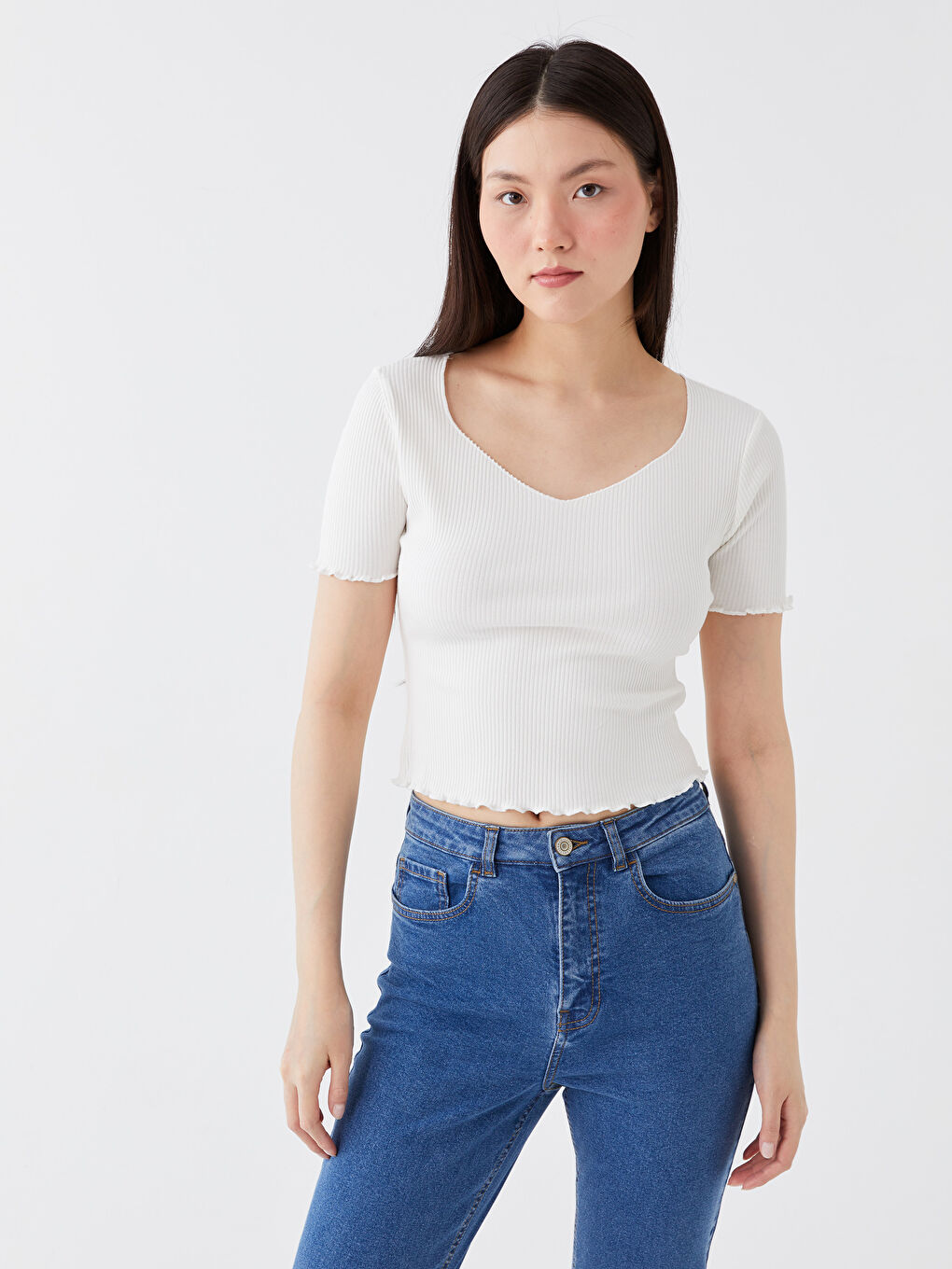 Ekru V Yaka Düz Kısa Kollu Kadın Crop-1
