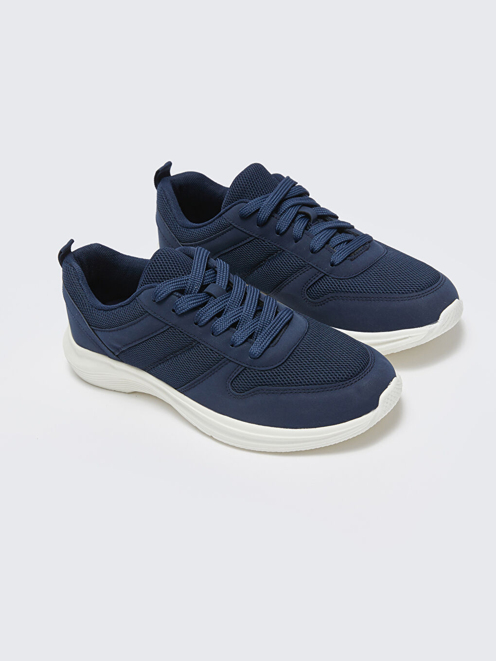 Кроссовки на шнуровке для мужчин