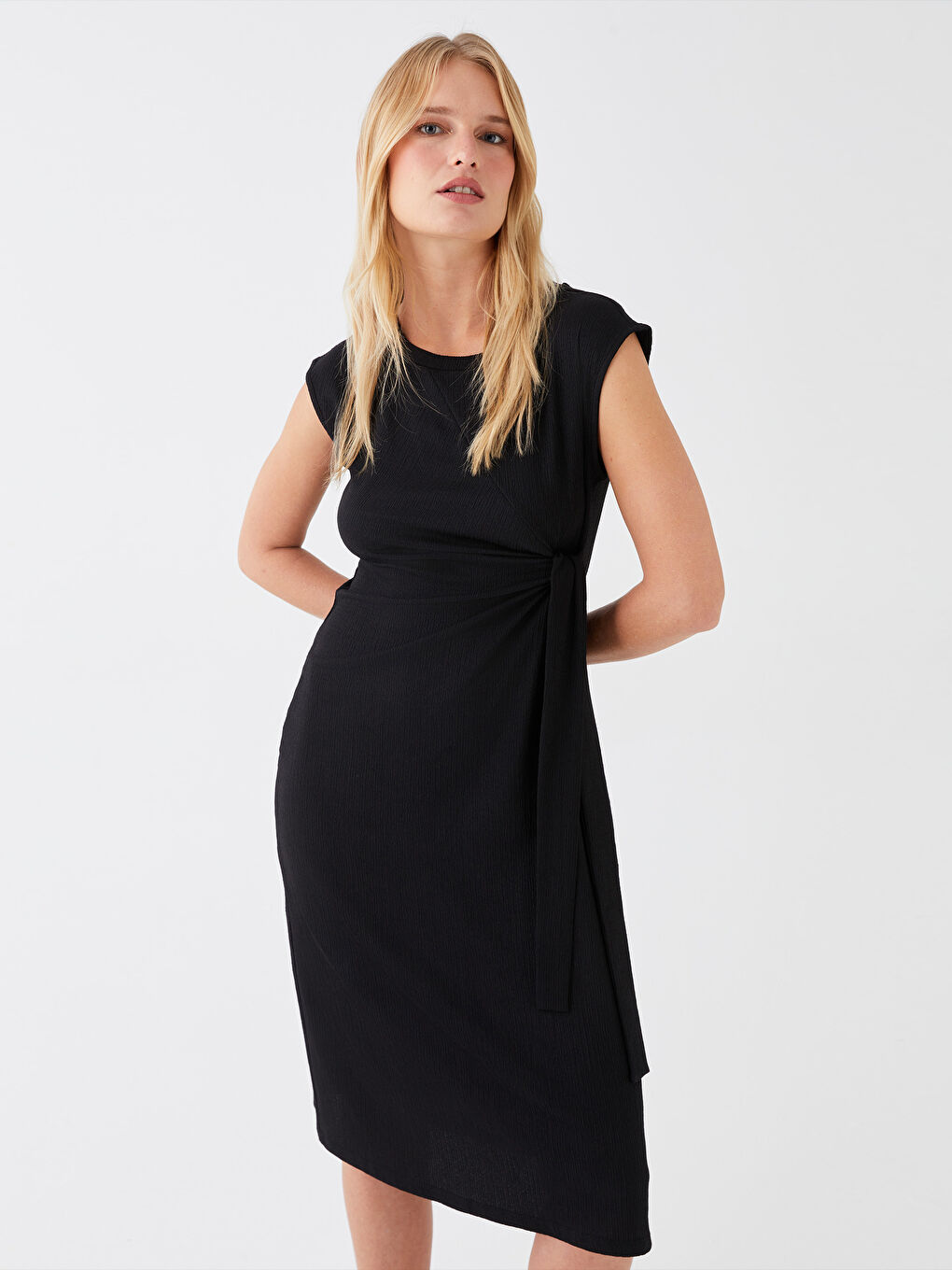 Siyah Bisiklet Yaka Düz Kısa Kollu Kadın Elbise-2