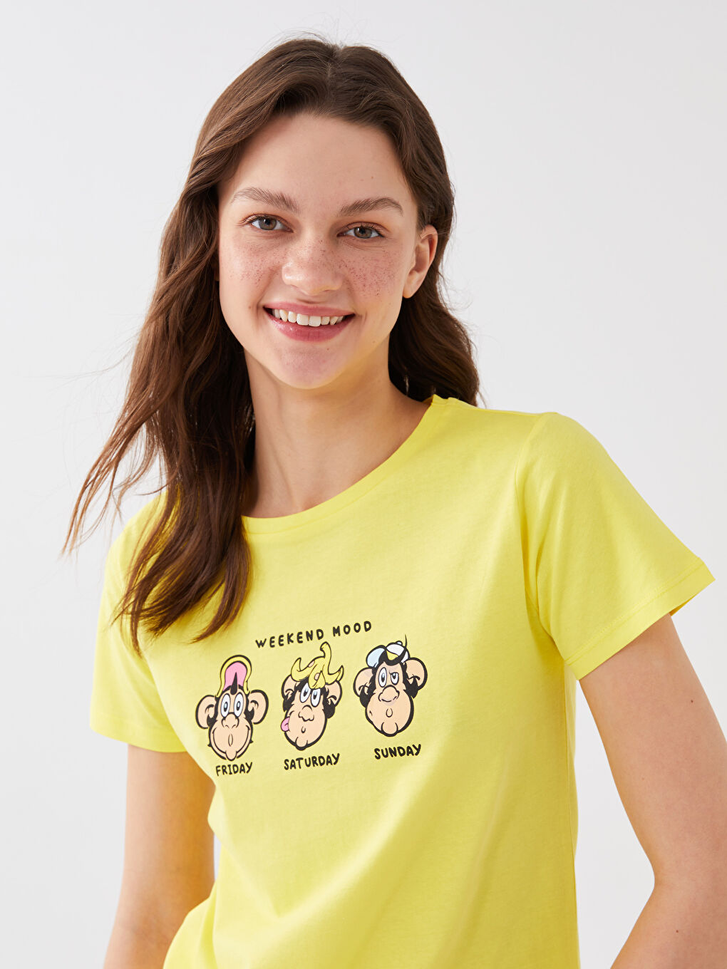 Sarı Kadın Nostaljik Maymun Baskılı Tişört