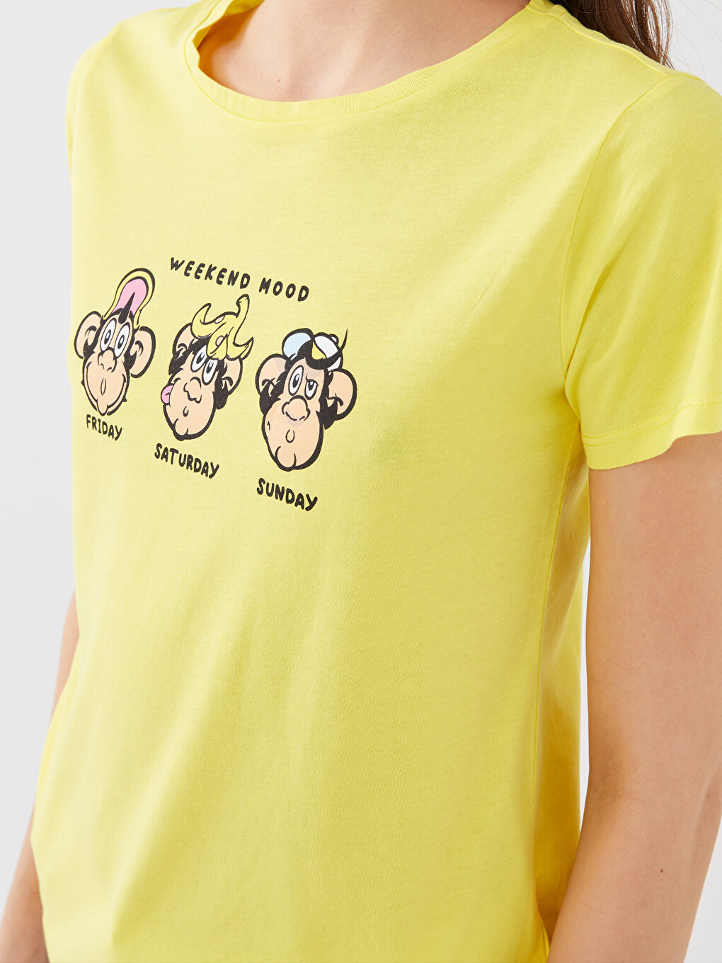 Sarı Kadın Nostaljik Maymun Baskılı Tişört-3