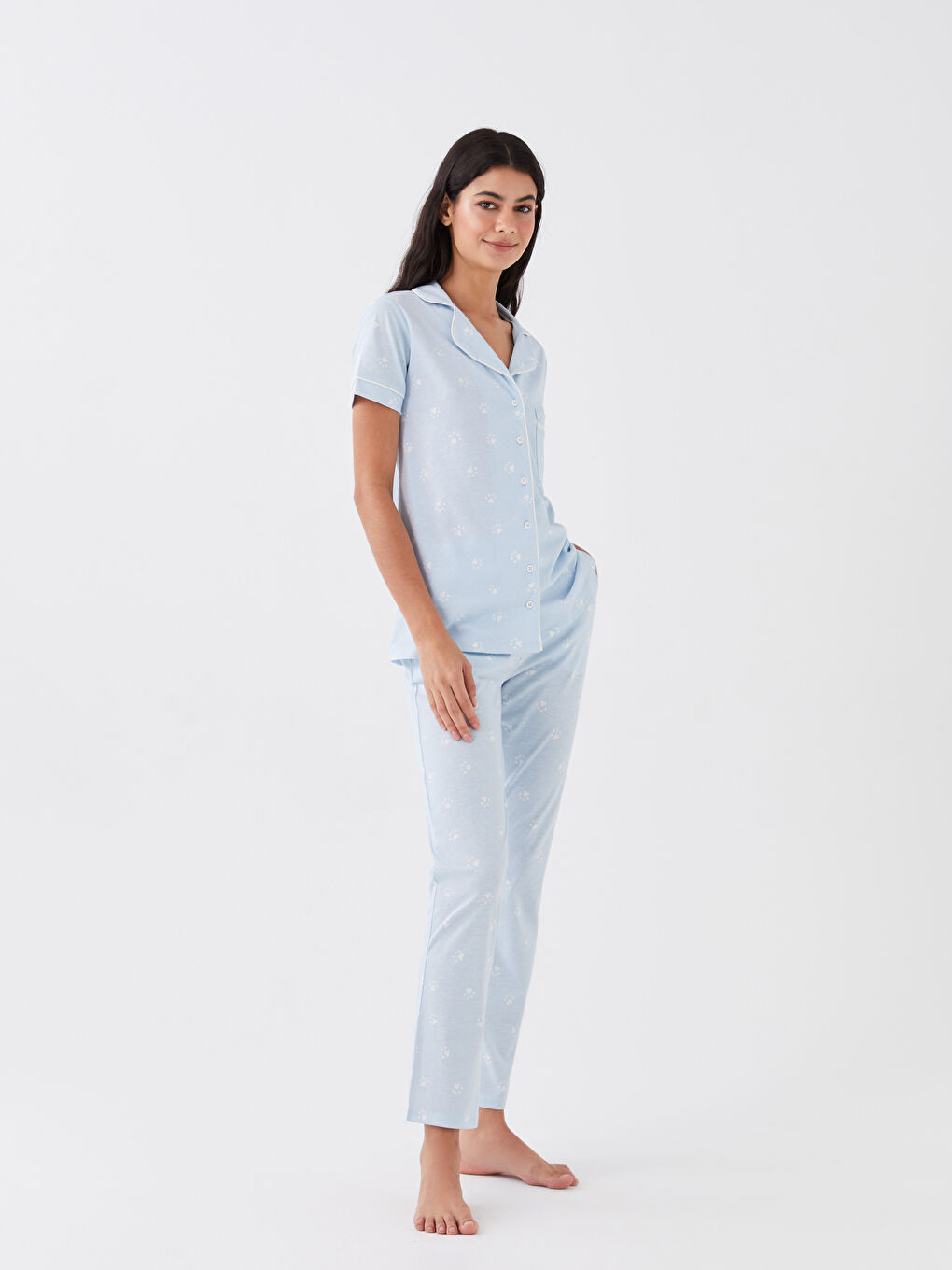 طقم بيجامة ياقة القميص منقوش كم قصير للسيدات-2