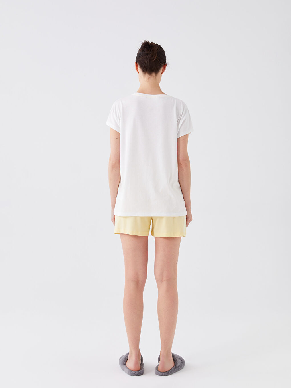 طقم بيجامة قصيرة كم قصير مطبوع بياقة دائرية للسيدات-4