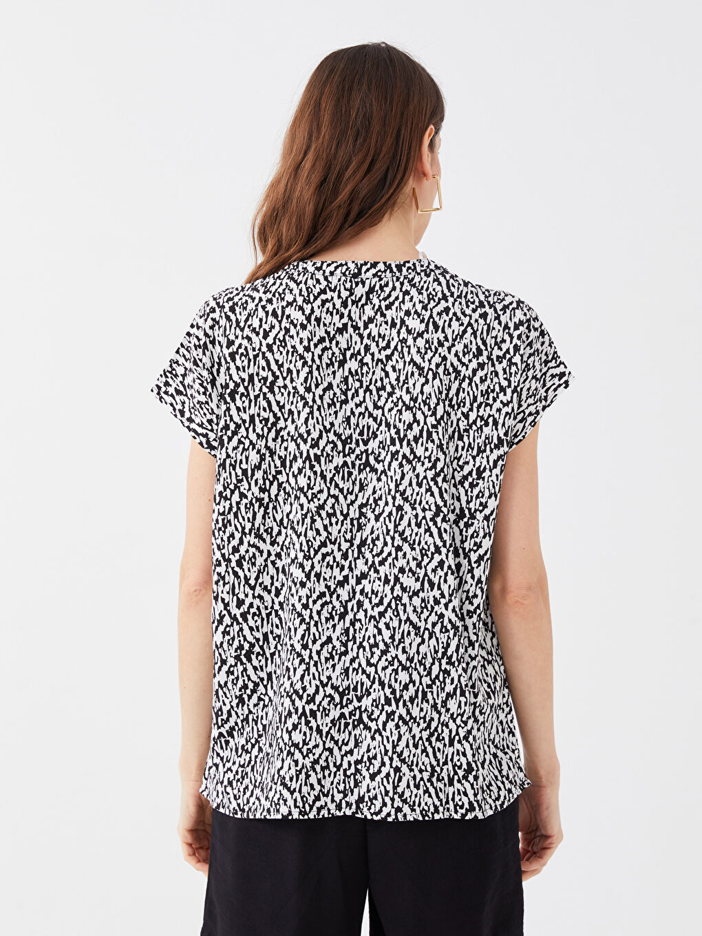 LCWAIKIKI Classic Tie Neck Patterned Short Sleeve Women's Blouse -S3GQ55Z8-LQJ