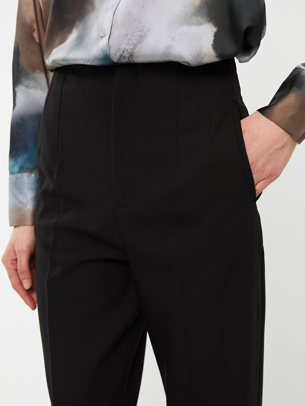 Siyah Kadın Havuç Kesim Düz Pantolon-1