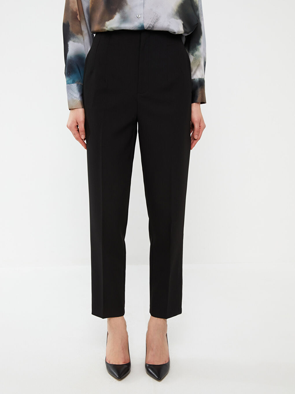 Siyah Kadın Havuç Kesim Düz Pantolon-2