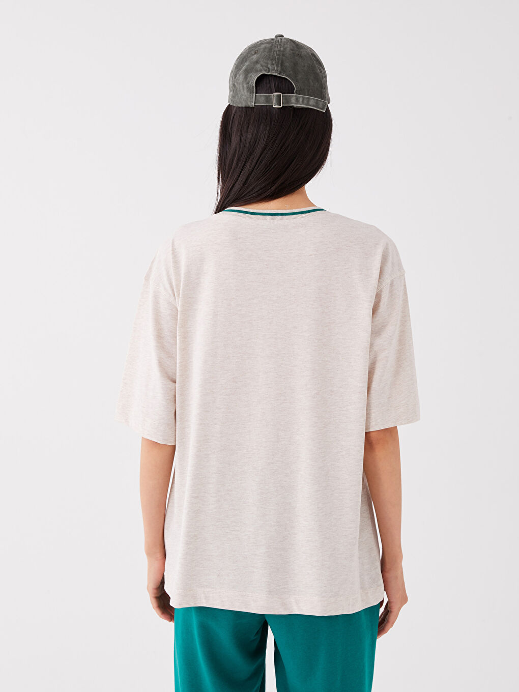 Tricou Supradimensionat pentru Femei cu Decolteu în V, Imprimat și Mânecă Scurtă-4