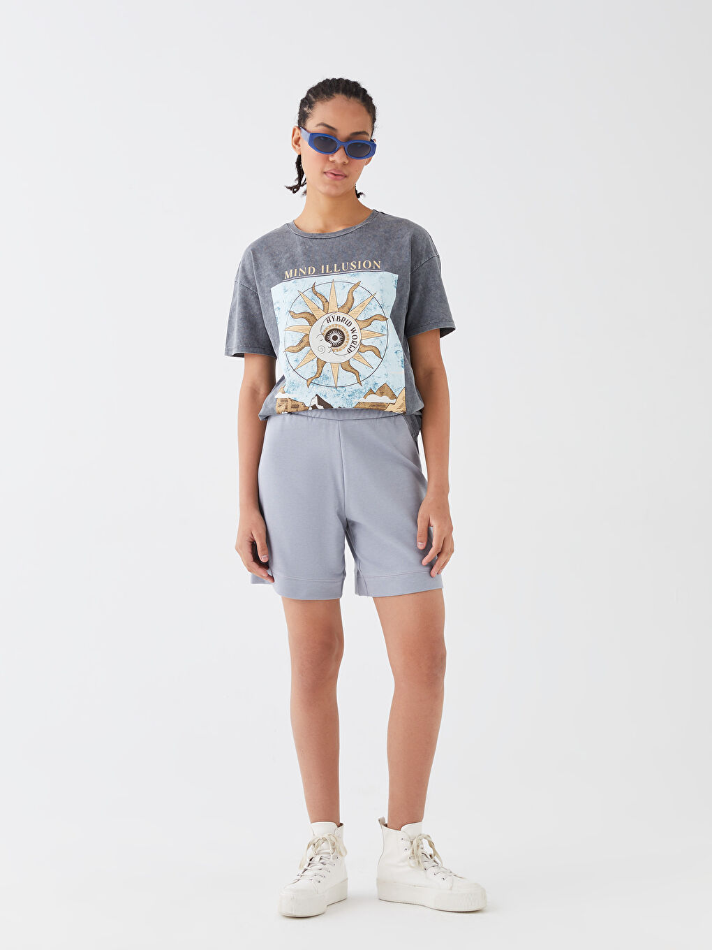 Gri Beli Lastikli Rahat Kalıp Kadın Şort-1