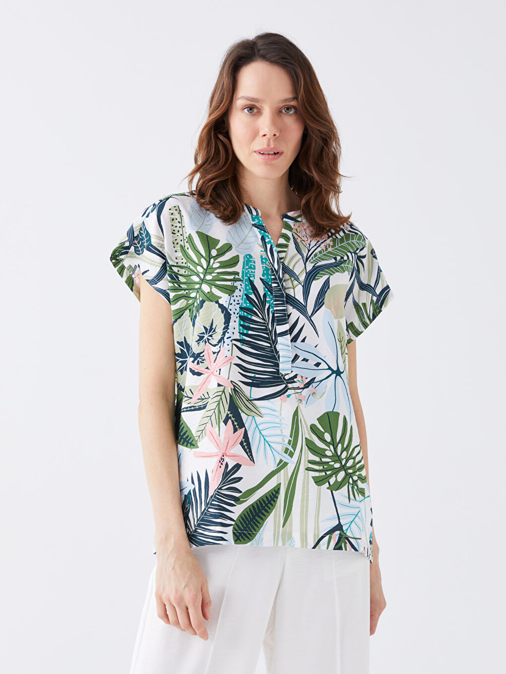 LCWAIKIKI Classic Kerbausschnitt Blumige Kurzarm Bluse für Damen -S3GQ81Z8-LRR