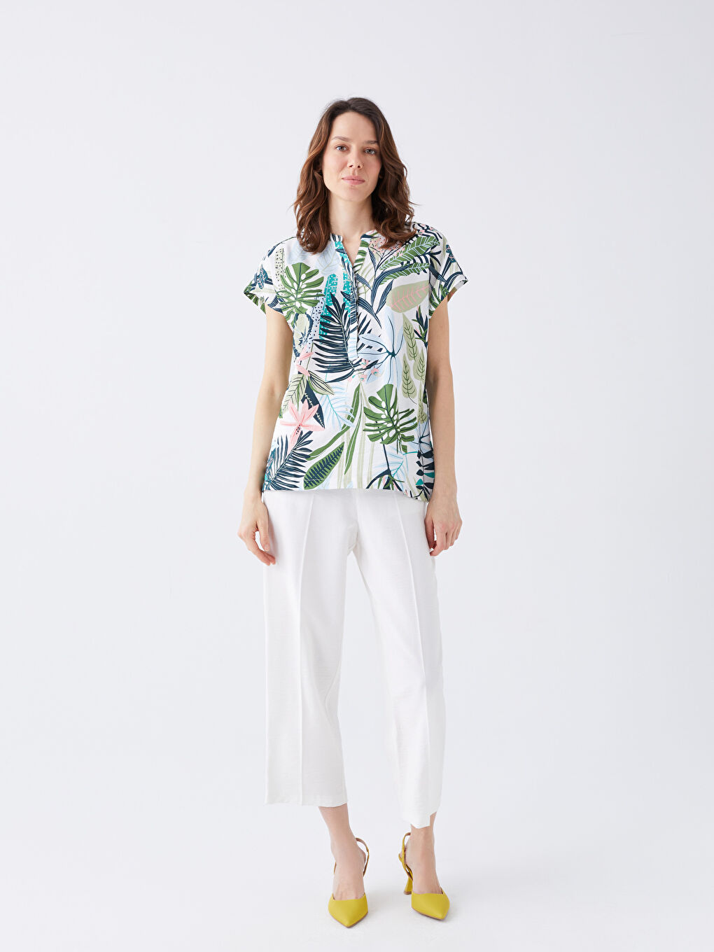 LCWAIKIKI Classic Kerbausschnitt Blumige Kurzarm Bluse für Damen -S3GQ81Z8-LRR