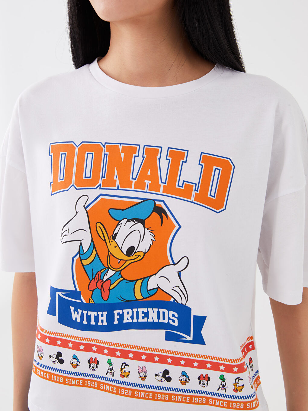 Beyaz Bisiklet Yaka Donald Duck Baskılı Kısa Kollu Kadın Tişört-2