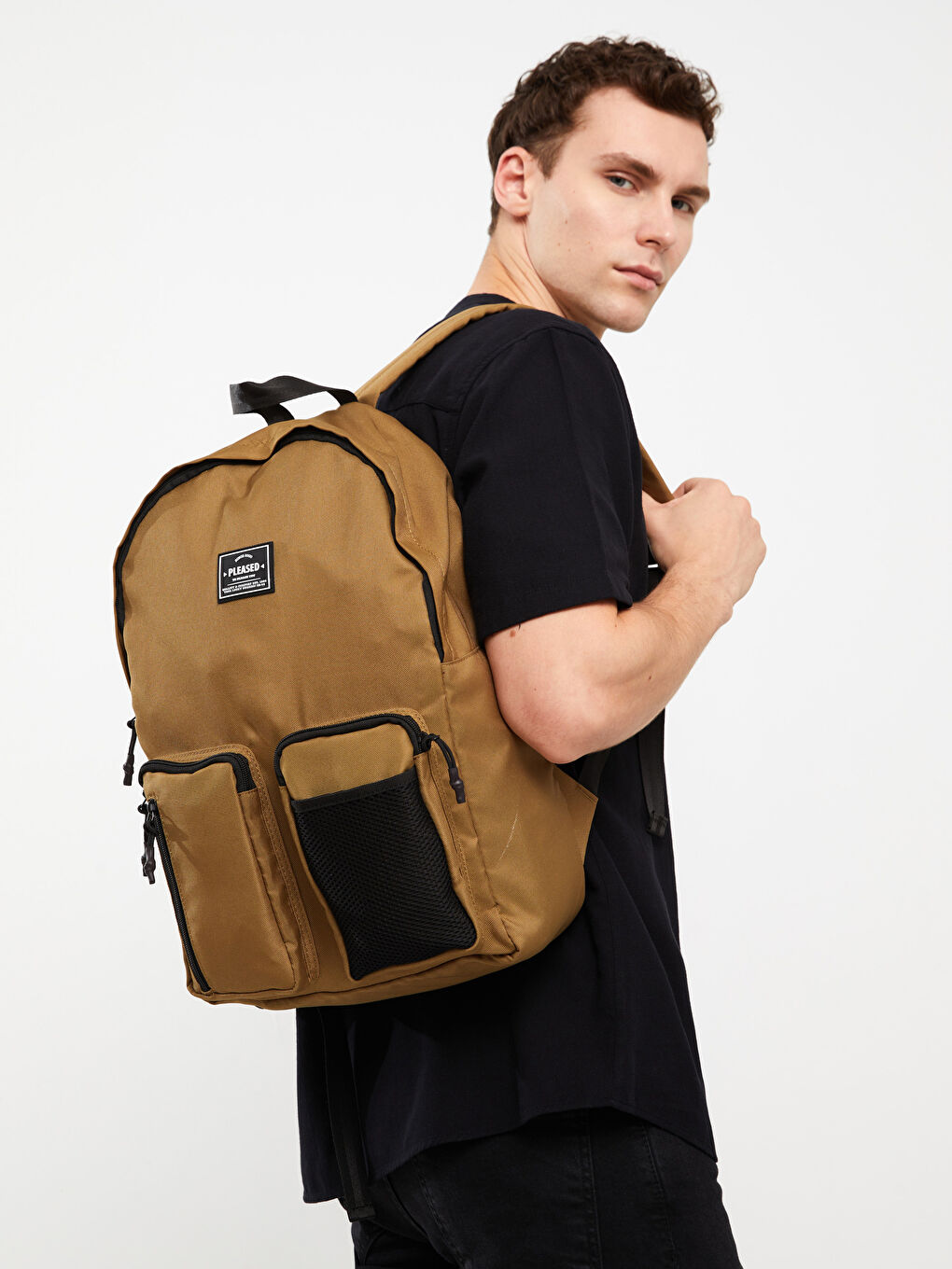 Sarı Etiket Detaylı Erkek Sırt Çantası