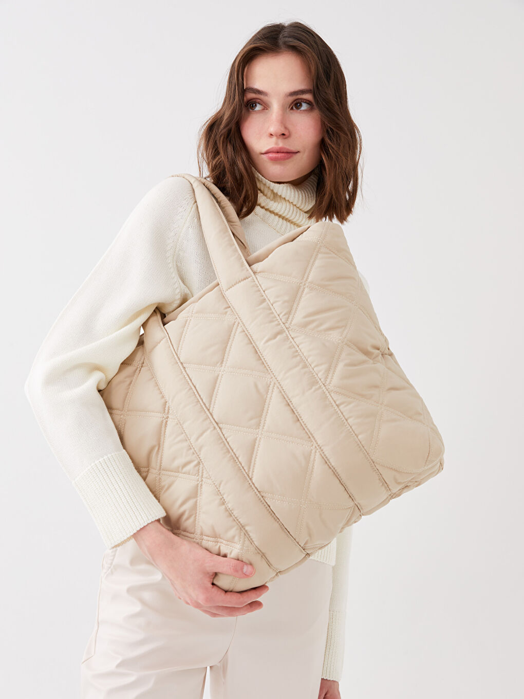 Ekru Kapitoneli Paraşüt Kumaş Kadın Kol Çantası