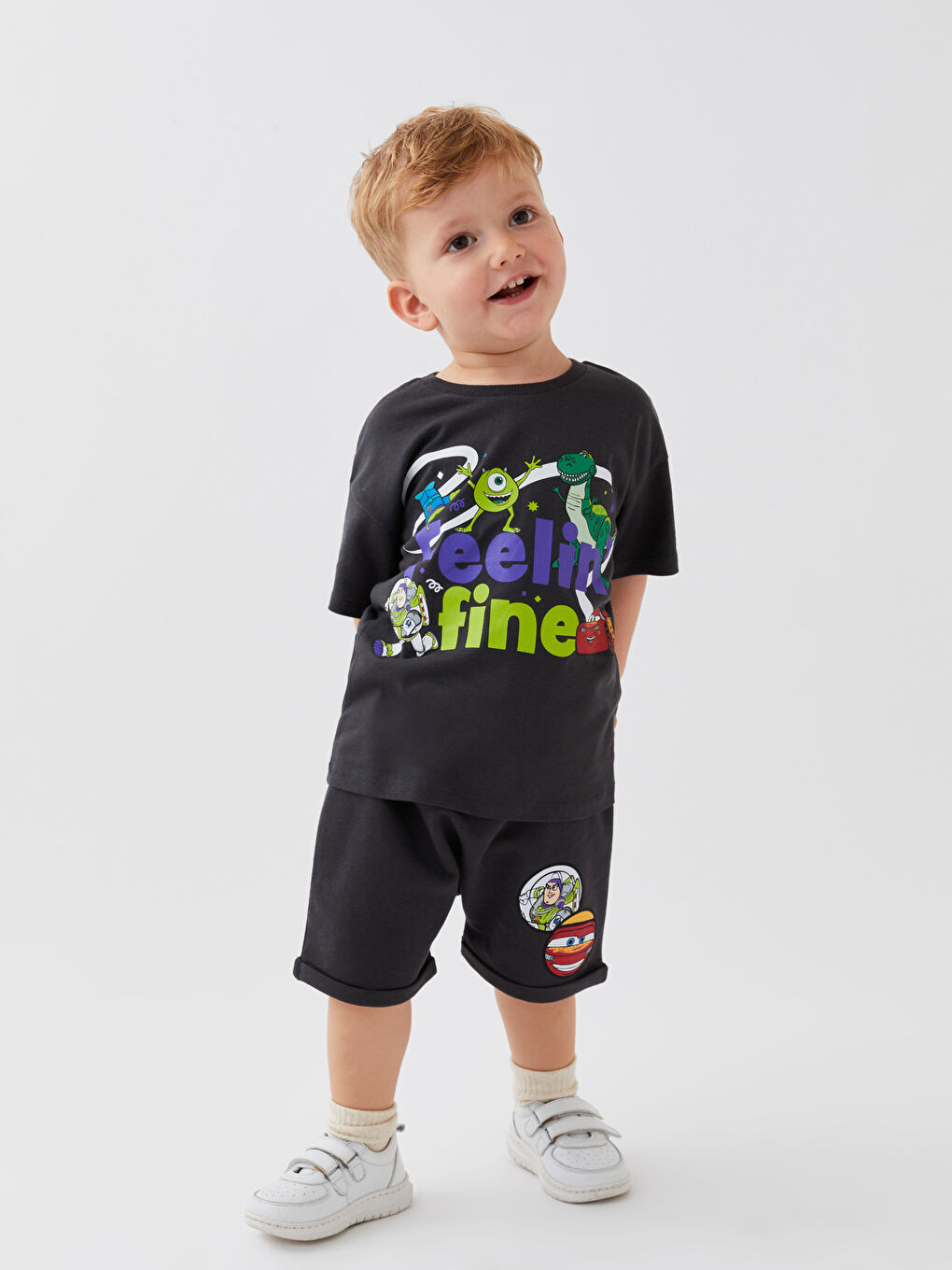 تيشيرت بيبي ولد بياقة دائرية وكم قصير مطبوع بيكسار-2