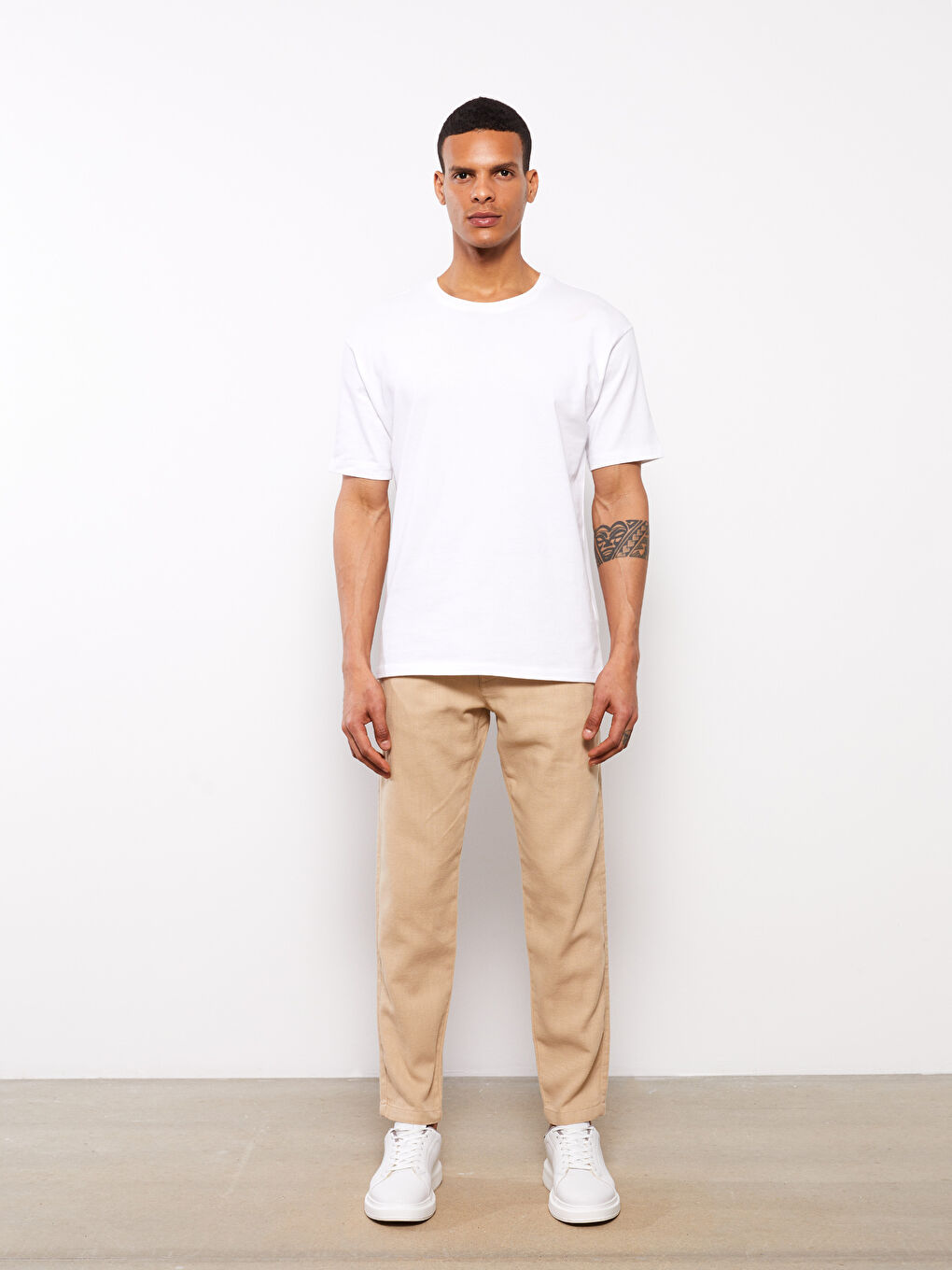 Брюки стандартного кроя из льняной смеси для мужчин