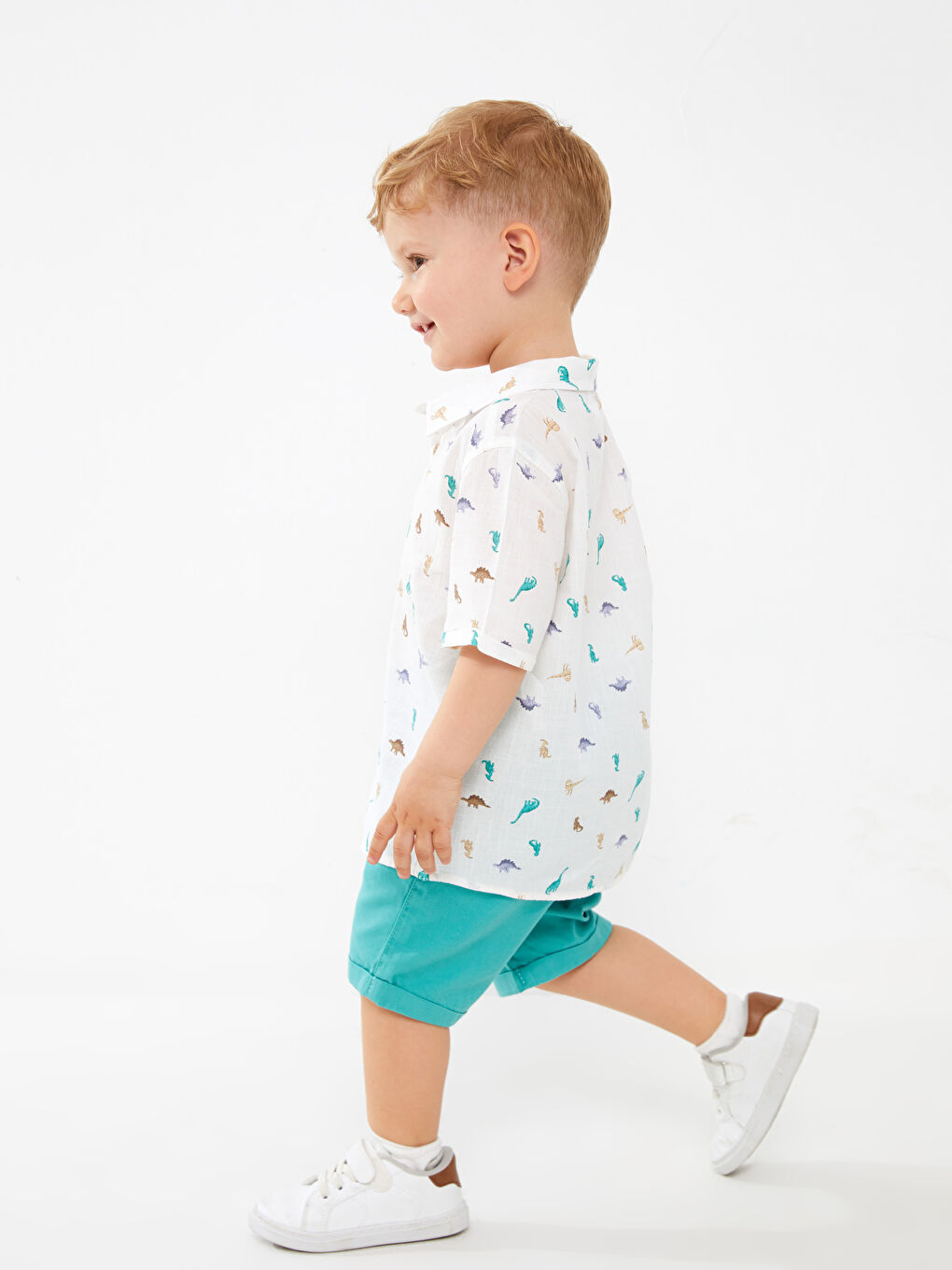 LCW baby طقم قميص كم قصير مطبوع وشورت للأولاد الرضع - عبوة من قطعتين -S3GT47Z1-LRB