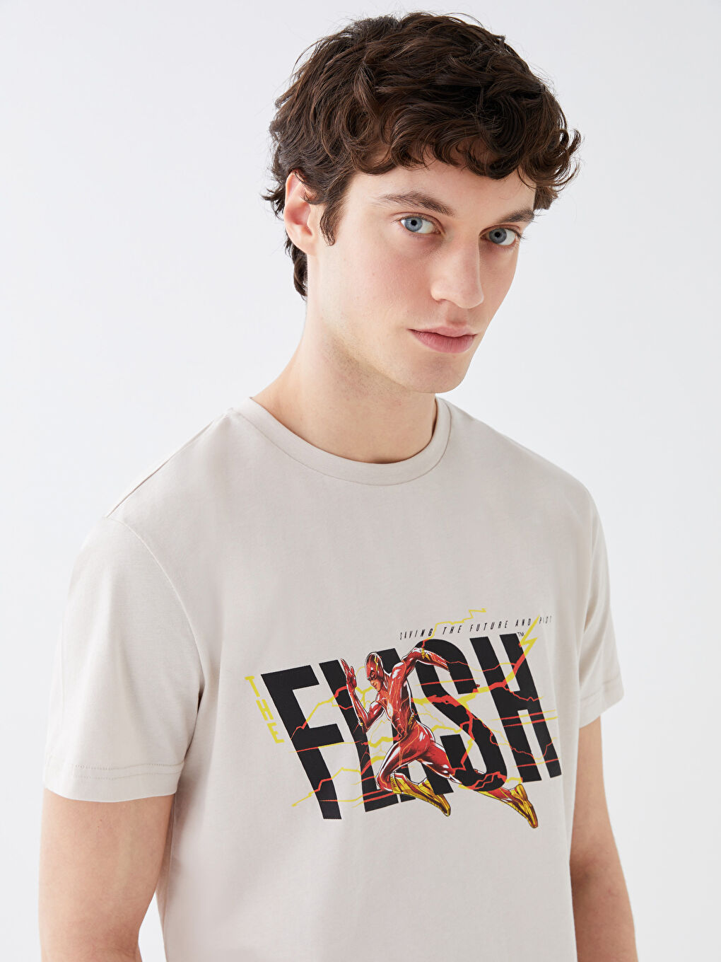 Bej Bisiklet Yaka Kısa Kollu The Flash Baskılı Penye Erkek Tişört