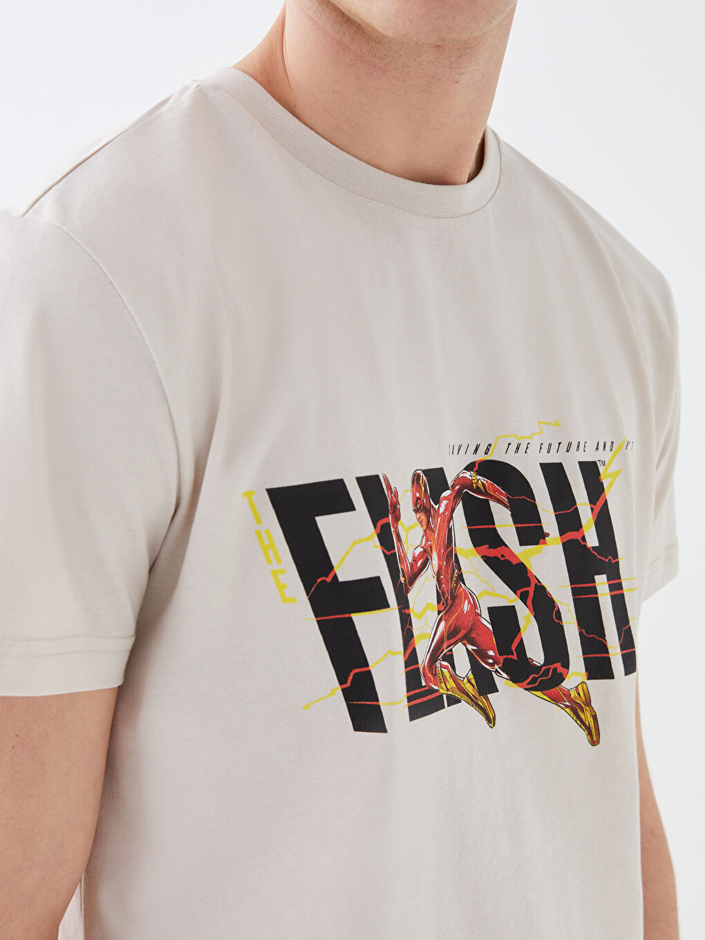Bej Bisiklet Yaka Kısa Kollu The Flash Baskılı Penye Erkek Tişört-2