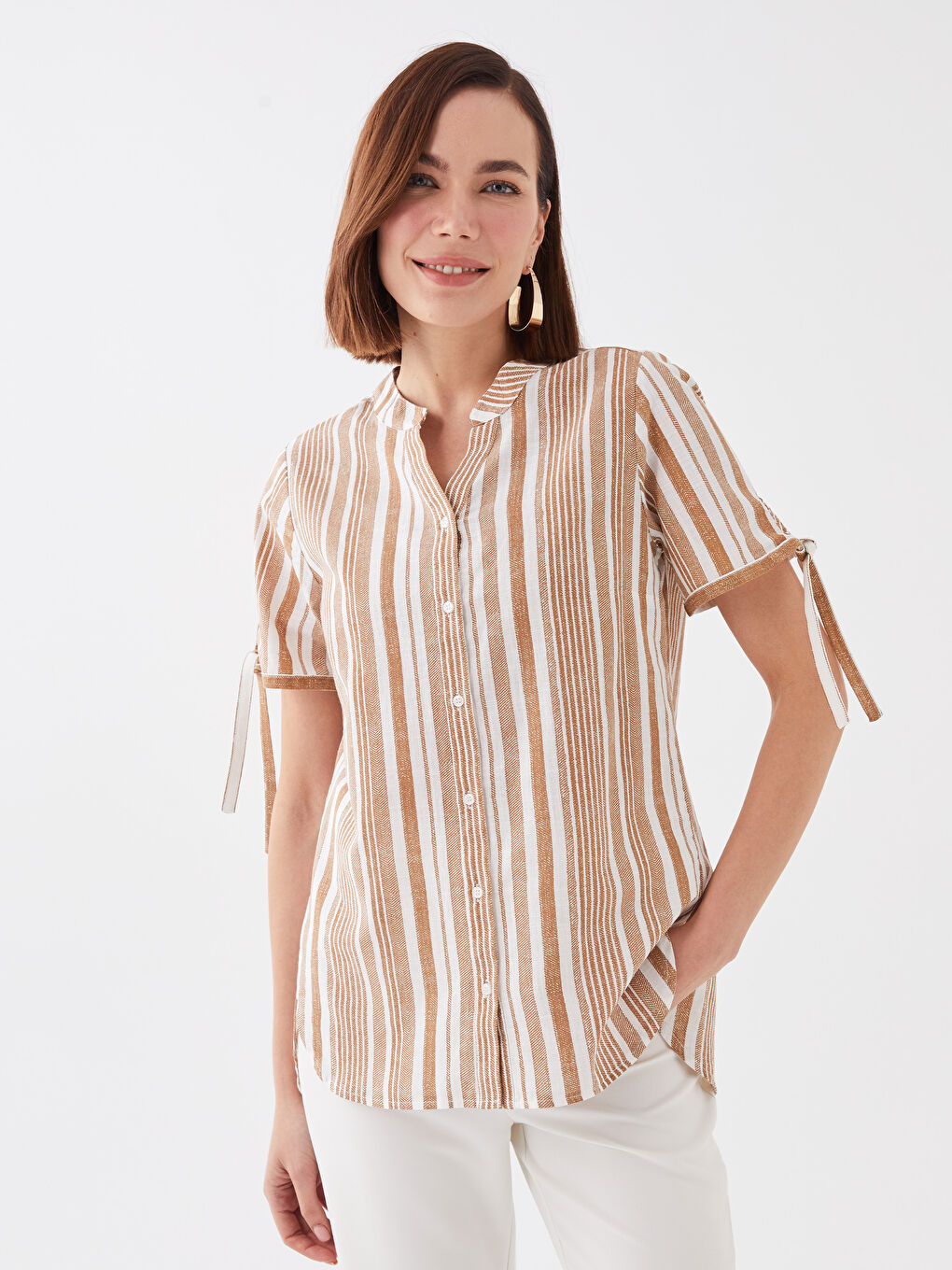 Bej Kaçık Yaka Çizgili Kısa Kollu Poplin Kadın Bluz