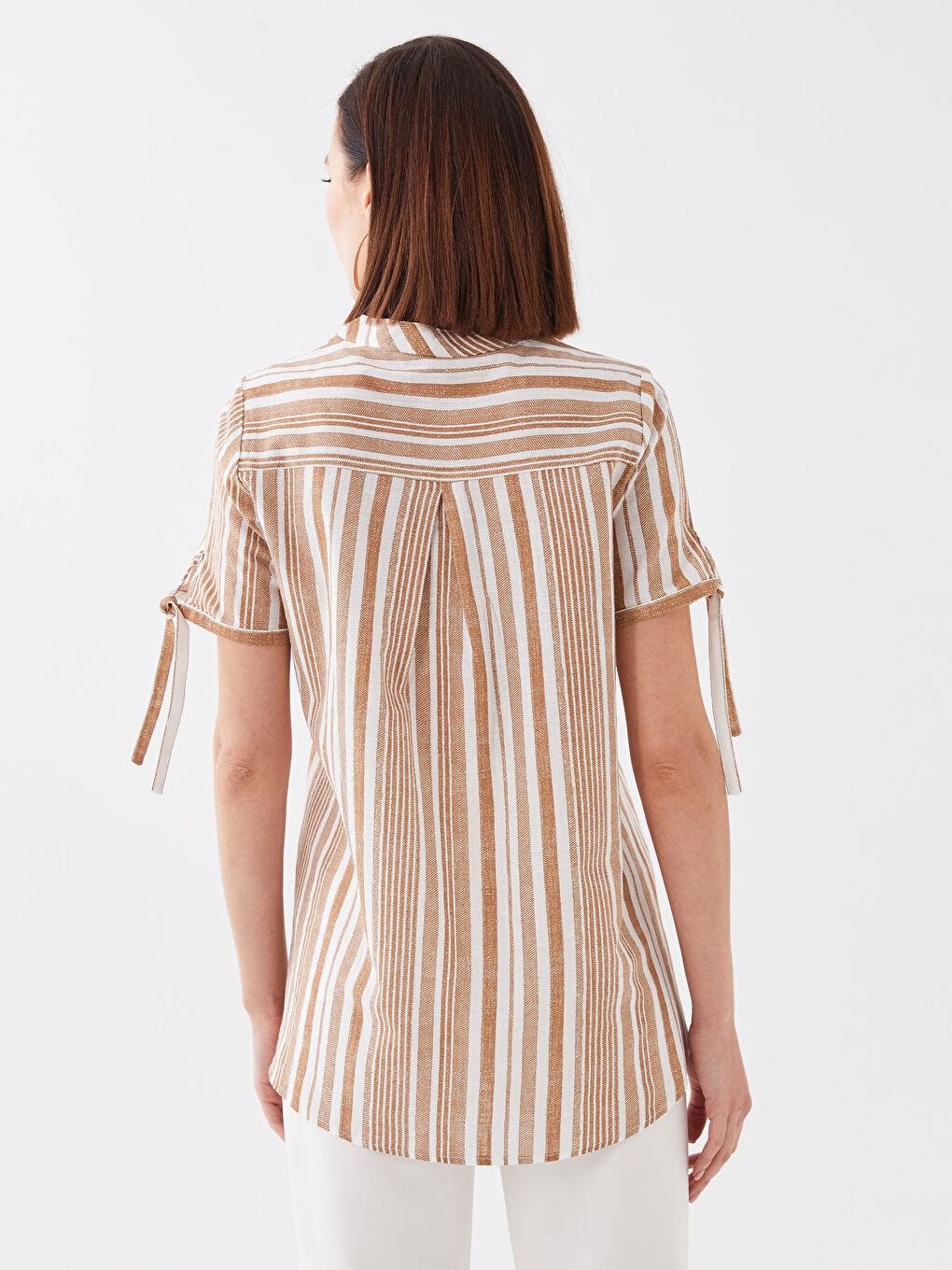 Bej Kaçık Yaka Çizgili Kısa Kollu Poplin Kadın Bluz-4