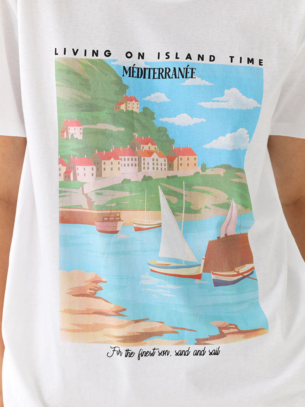 تيشيرت نسائي بأكمام قصيرة وياقة دائرية مطبوع-3