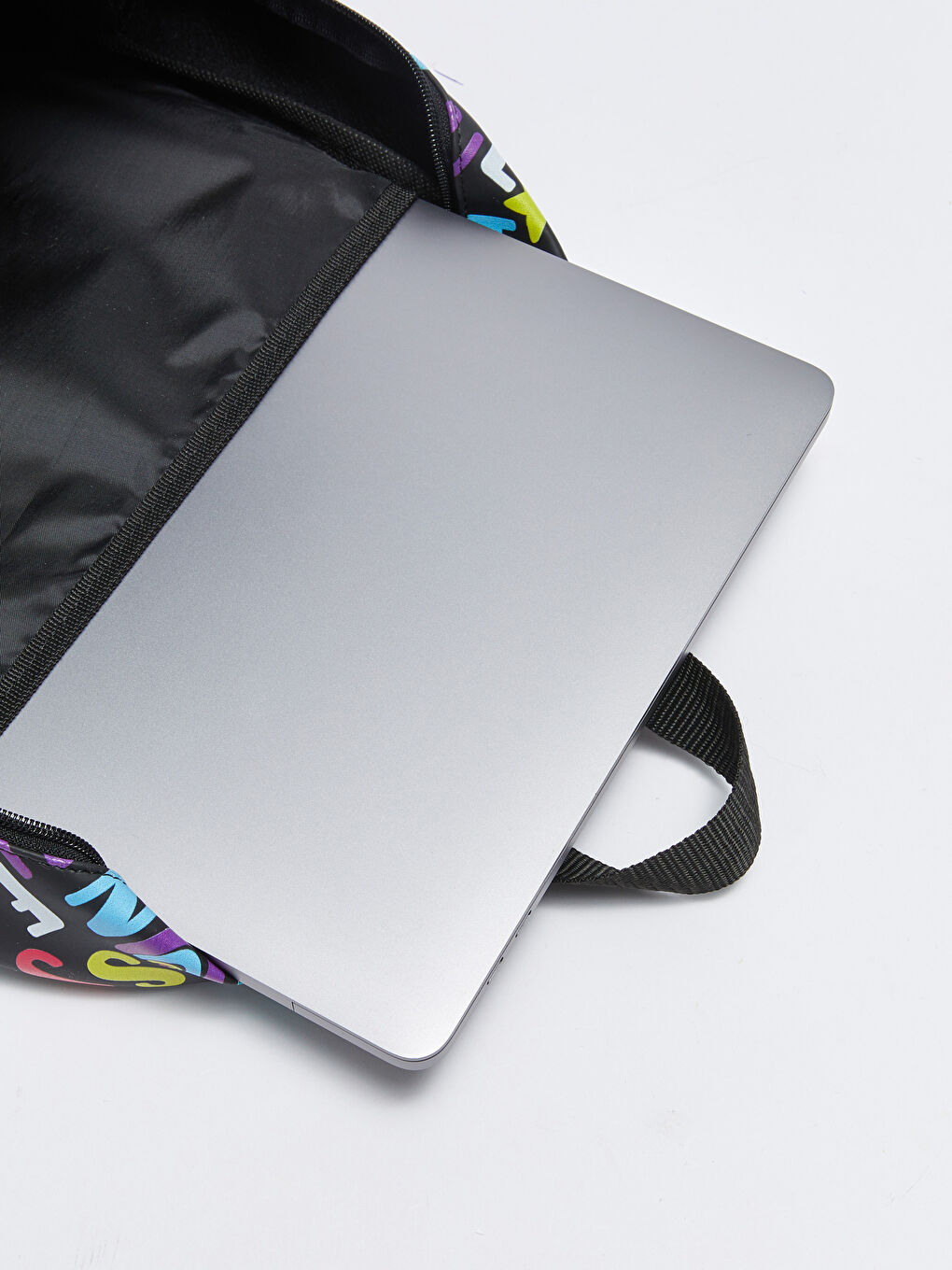 Siyah Desenli Kız Çocuk Sırt Çantası-3