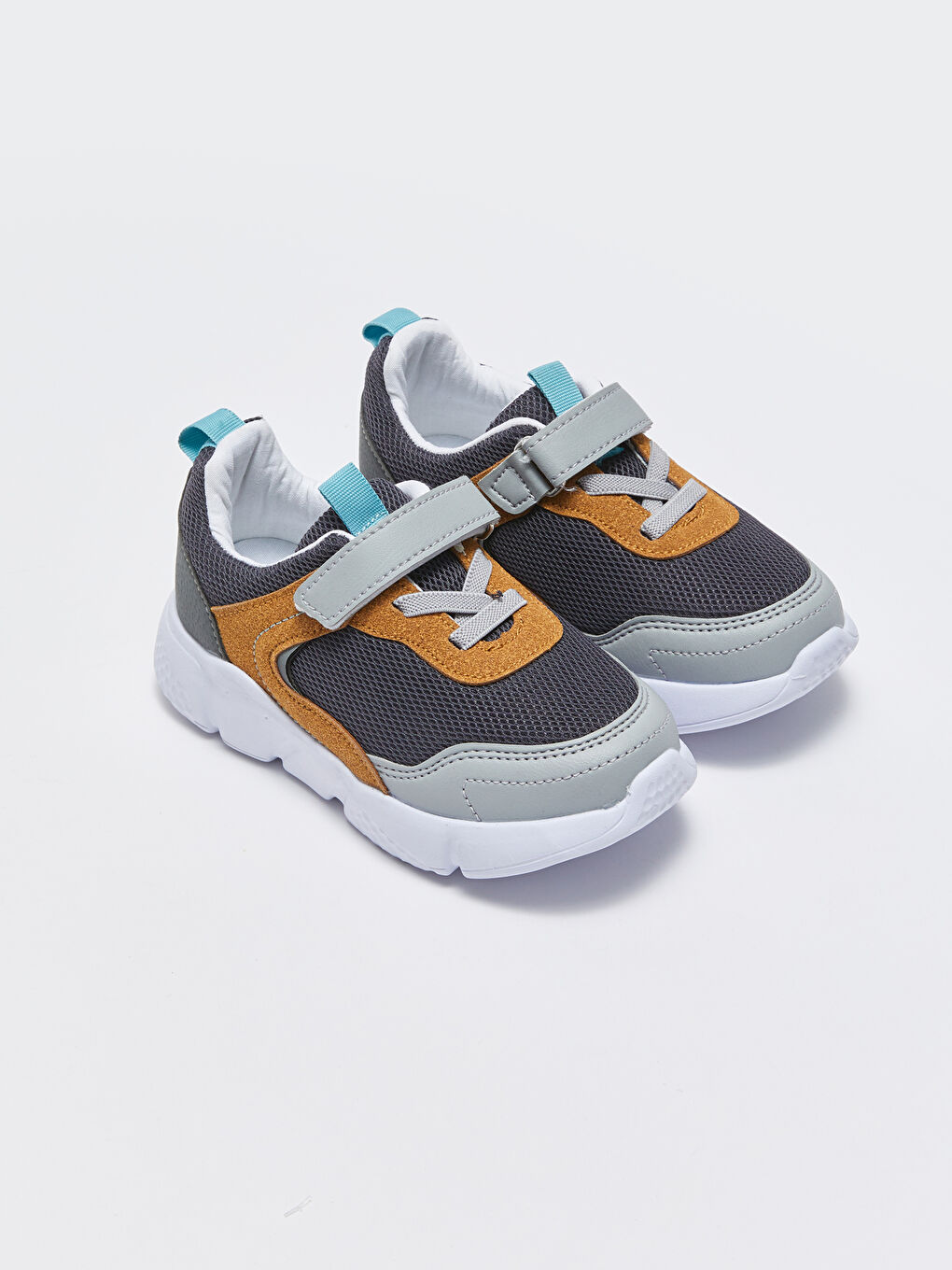 Gri Renk Bloklu Cırt Cırtlı Erkek Bebek Spor Ayakkabı.