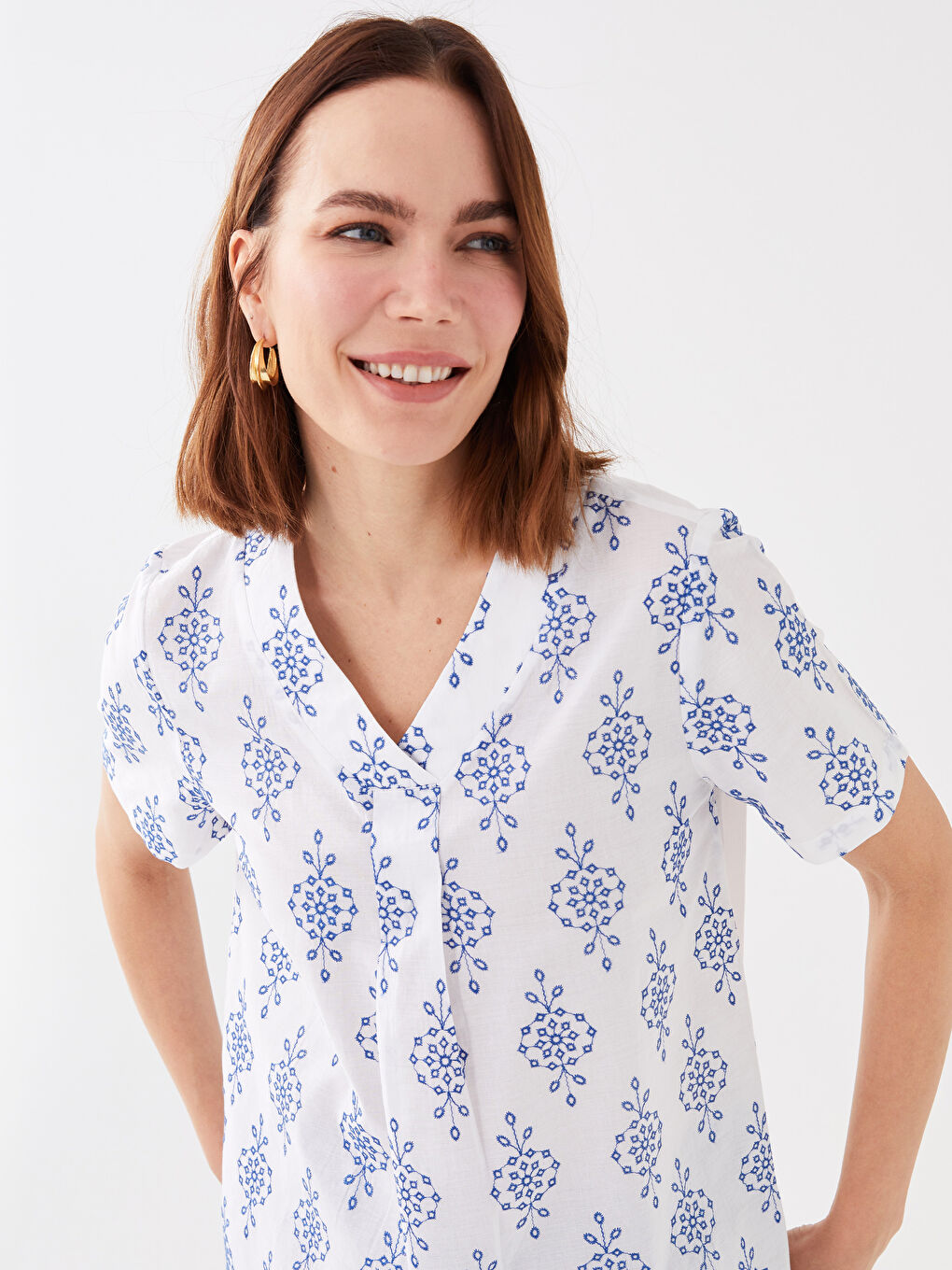 V-Neck Embroidered Short Sleeve Women's Blouse -S3GV00Z8-Q6K