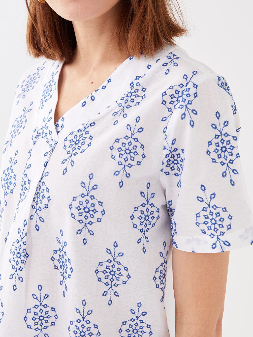 V-Neck Embroidered Short Sleeve Women's Blouse -S3GV00Z8-Q6K