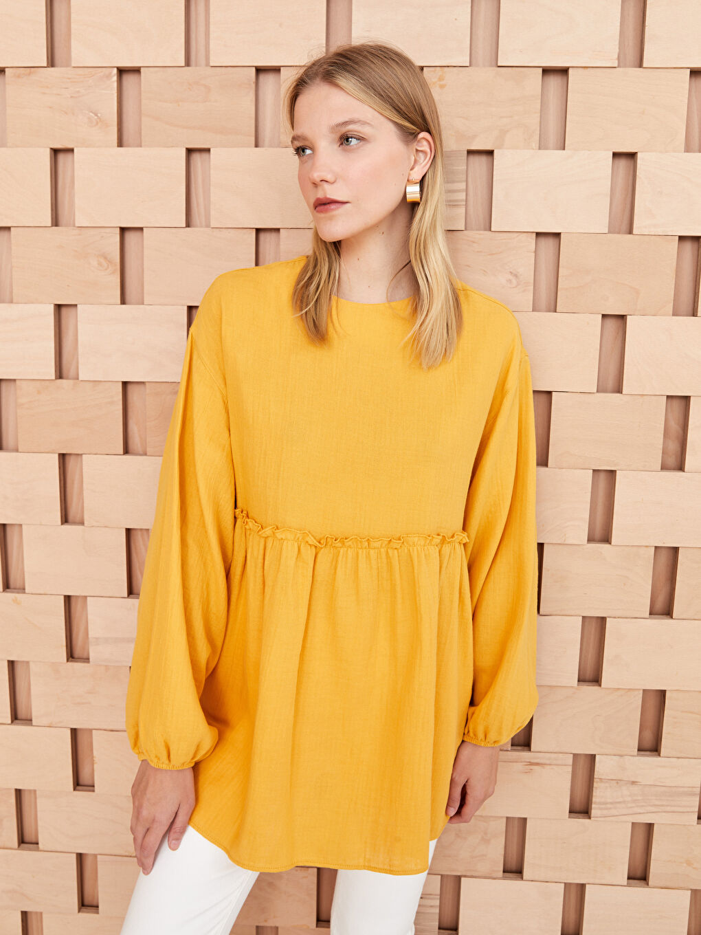 Sarı Bisiklet Yaka Düz Uzun Kollu Müslin Kadın Tunik