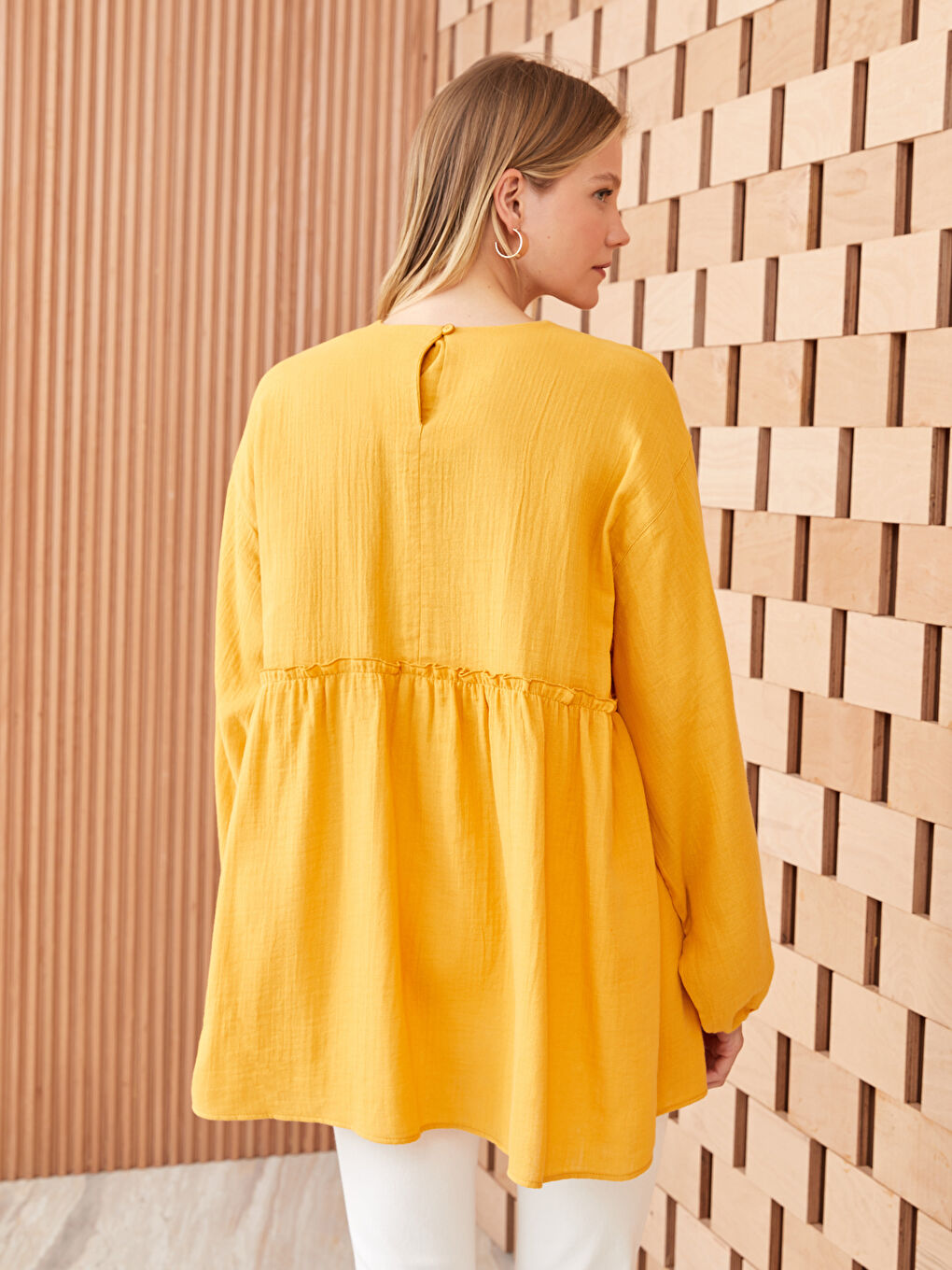 Sarı Bisiklet Yaka Düz Uzun Kollu Müslin Kadın Tunik-3