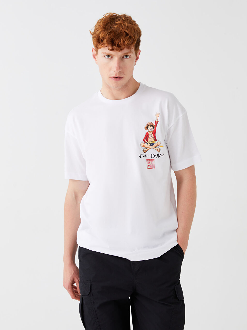 Beyaz Bisiklet Yaka Kısa Kollu One Piece Baskılı Penye Erkek Tişört-1