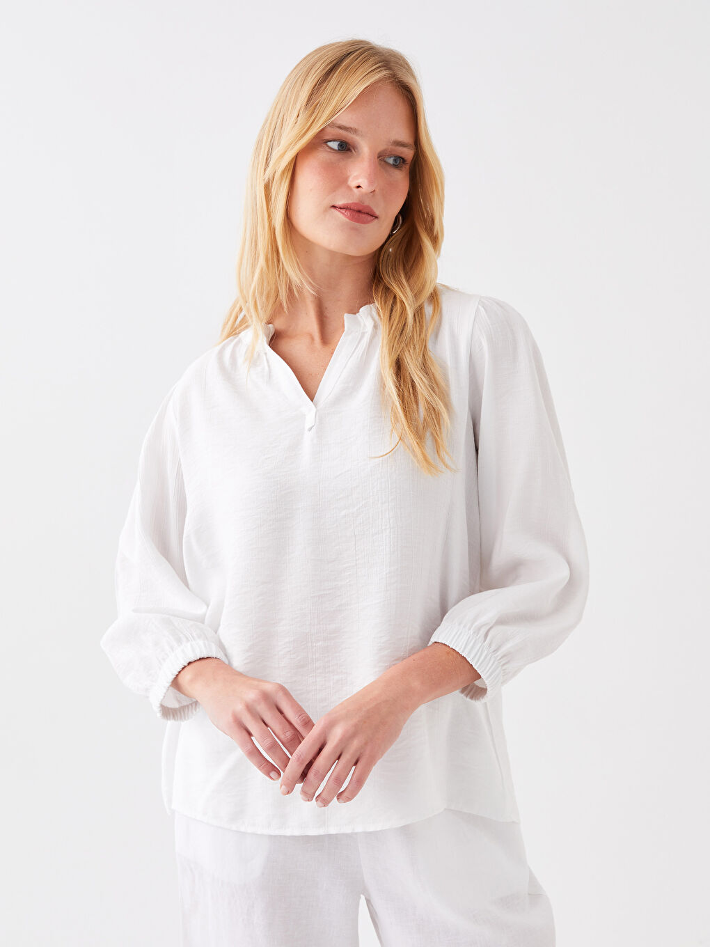 Ekru Kaçık Yaka Düz Oversize Kadın Bluz