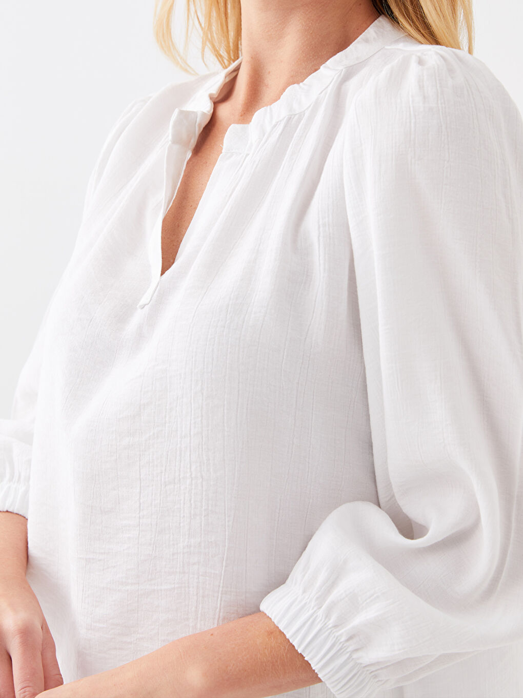 Ekru Kaçık Yaka Düz Oversize Kadın Bluz-3