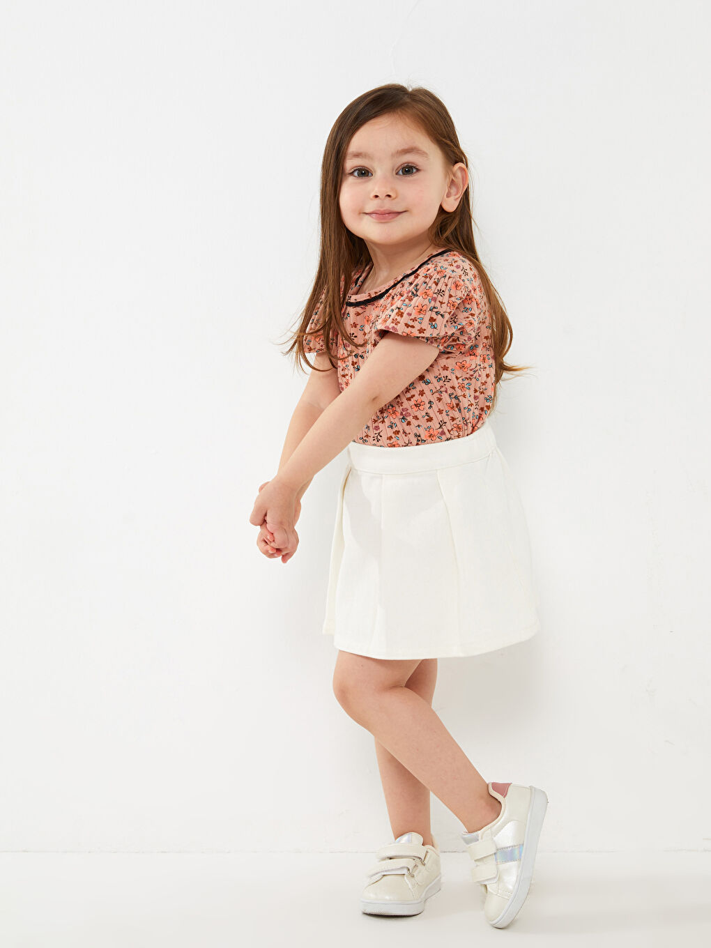 მარტივი ელასტიური წელის ბავშვის გოგოს ქვედაბოლო