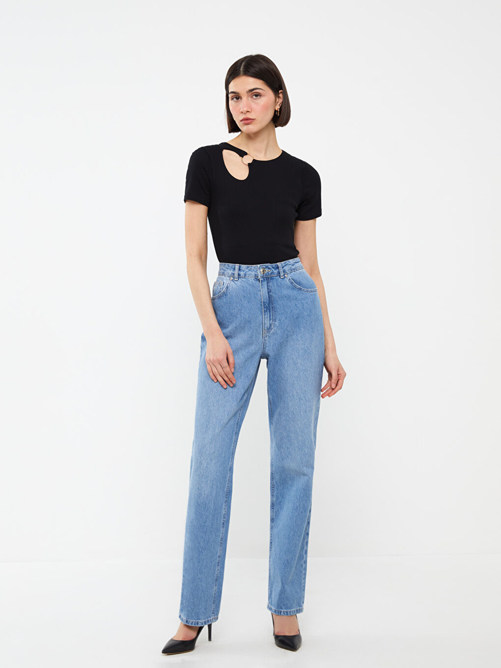 Siyah Bisiklet Yaka Düz Kısa Kollu Kadın Tişört-2