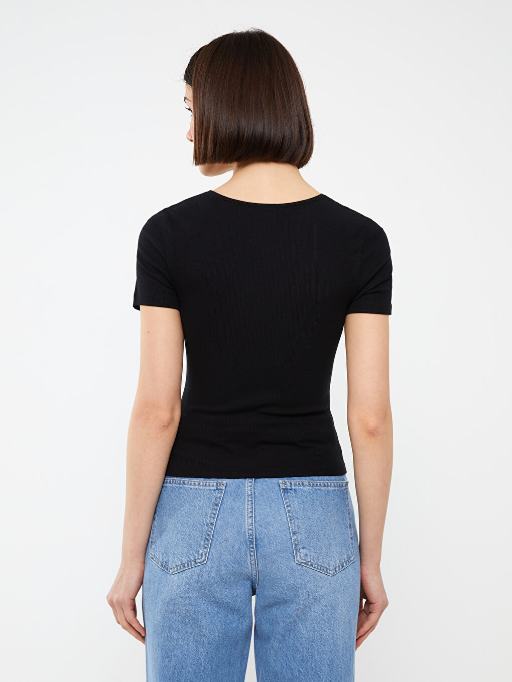Siyah Bisiklet Yaka Düz Kısa Kollu Kadın Tişört-4
