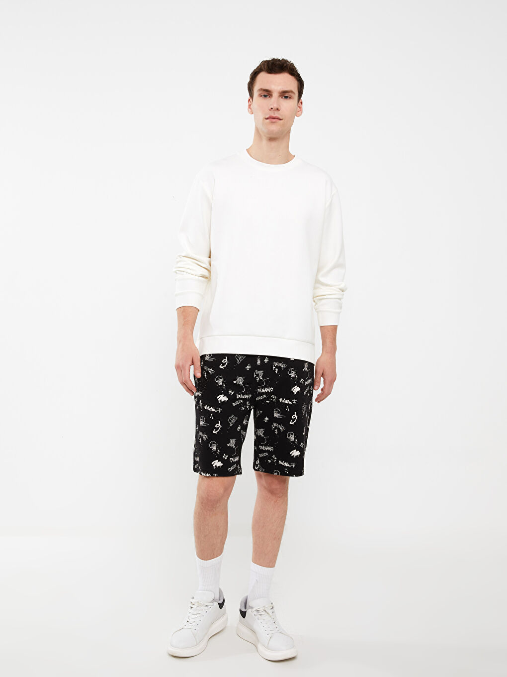 Slim Fit Binding Detail Men's Shorts-1